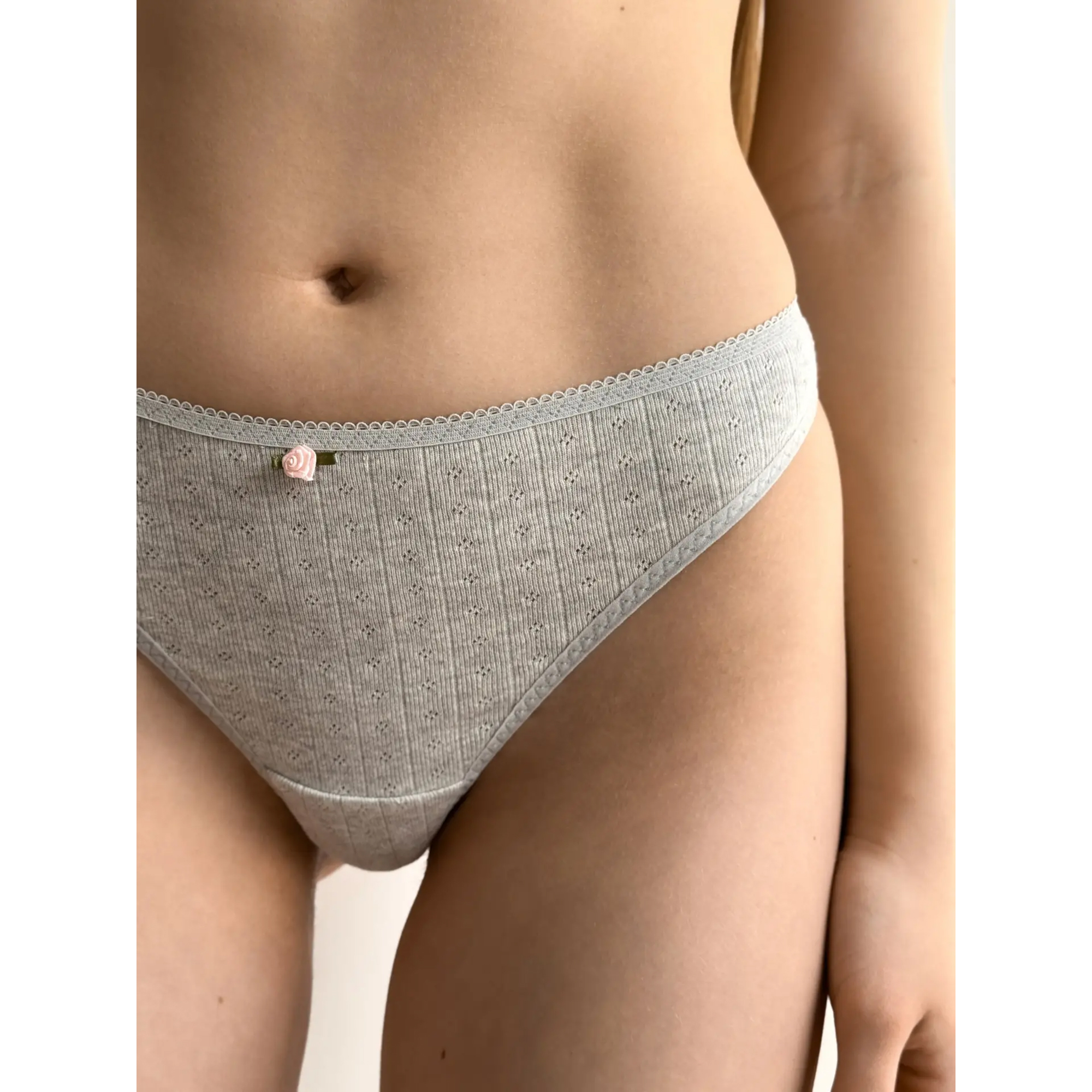 Труси жіночі Miso Стрінги, рібана, світло-сірі, розмір S (14586)
Труси жіночі Miso Стрінги, рібана, світло-сірі, розмір S (14586)