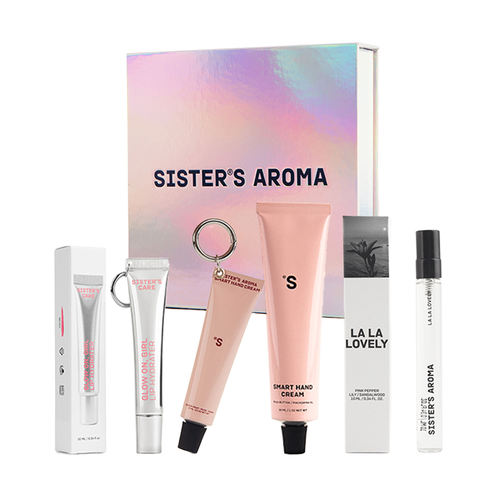 Подарунковий набір Sister's Aroma Для сумочки (парфумована вода La La Lovely, 10 мл + бальзам-брелок для губ, 10 мл + крем для рук, 30 мл + крем-брелок, 15 мл + коробка)
Подарунковий набір Sister's Aroma Для сумочки (парфумована вода La La Lovely, 10 мл + бальзам-брелок для губ, 10 мл + крем для рук, 30 мл + крем-брелок, 15 мл + коробка)