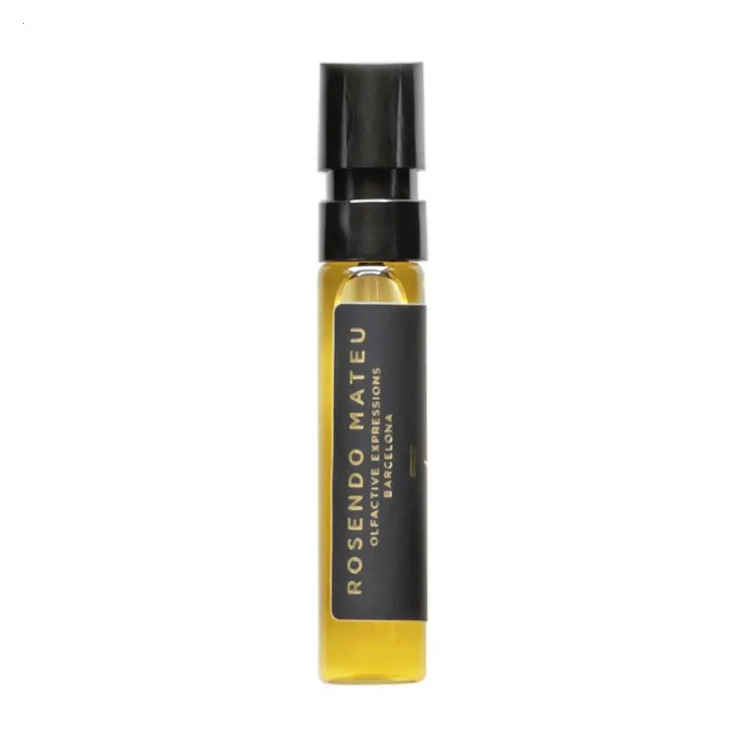 Rosendo Mateu Olfactive Expressions No 5 Floral, Amber, Sensual Musk Парфумована вода унісекс, 2 мл (пробник)
Rosendo Mateu Olfactive Expressions No 5 Floral, Amber, Sensual Musk Парфумована вода унісекс, 2 мл (пробник)