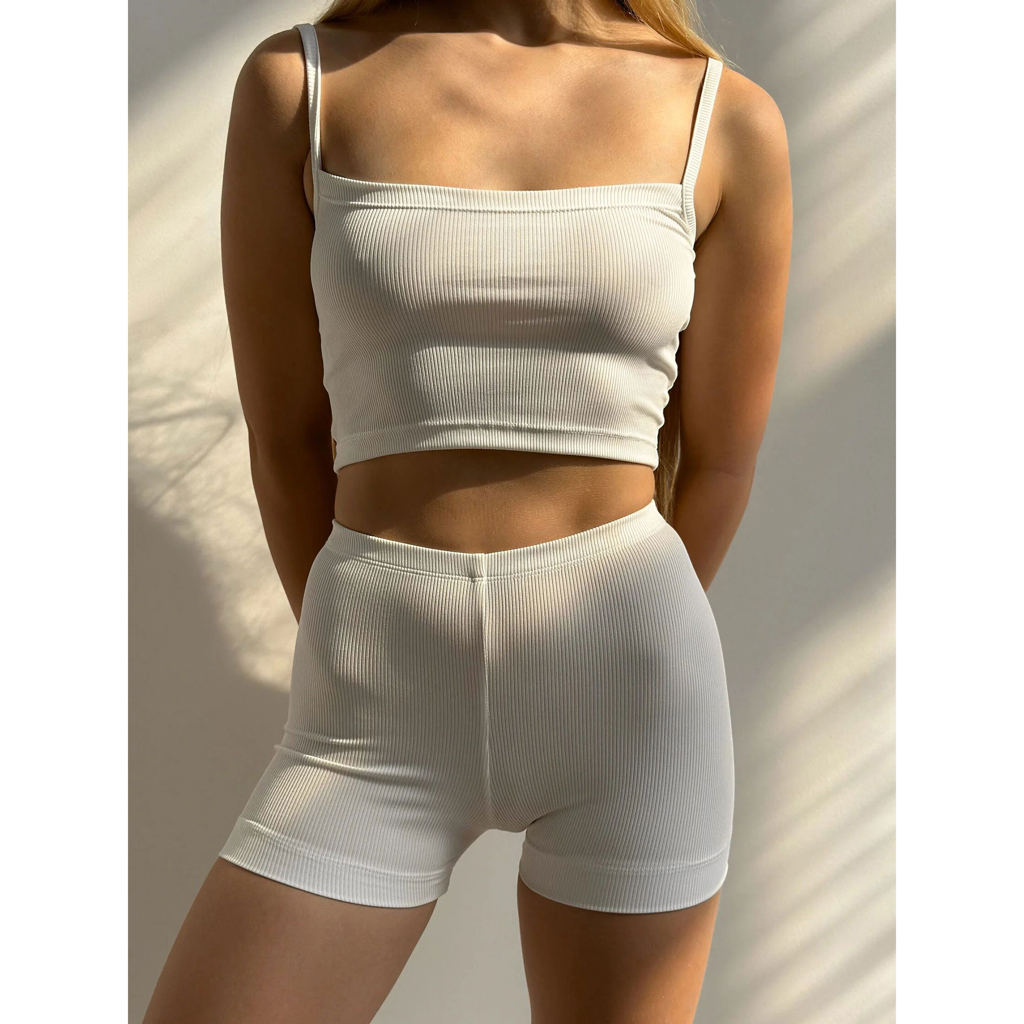 

Комплект жіночий Miso Рубчик, топ та шорти, білий, розмір S (13683)