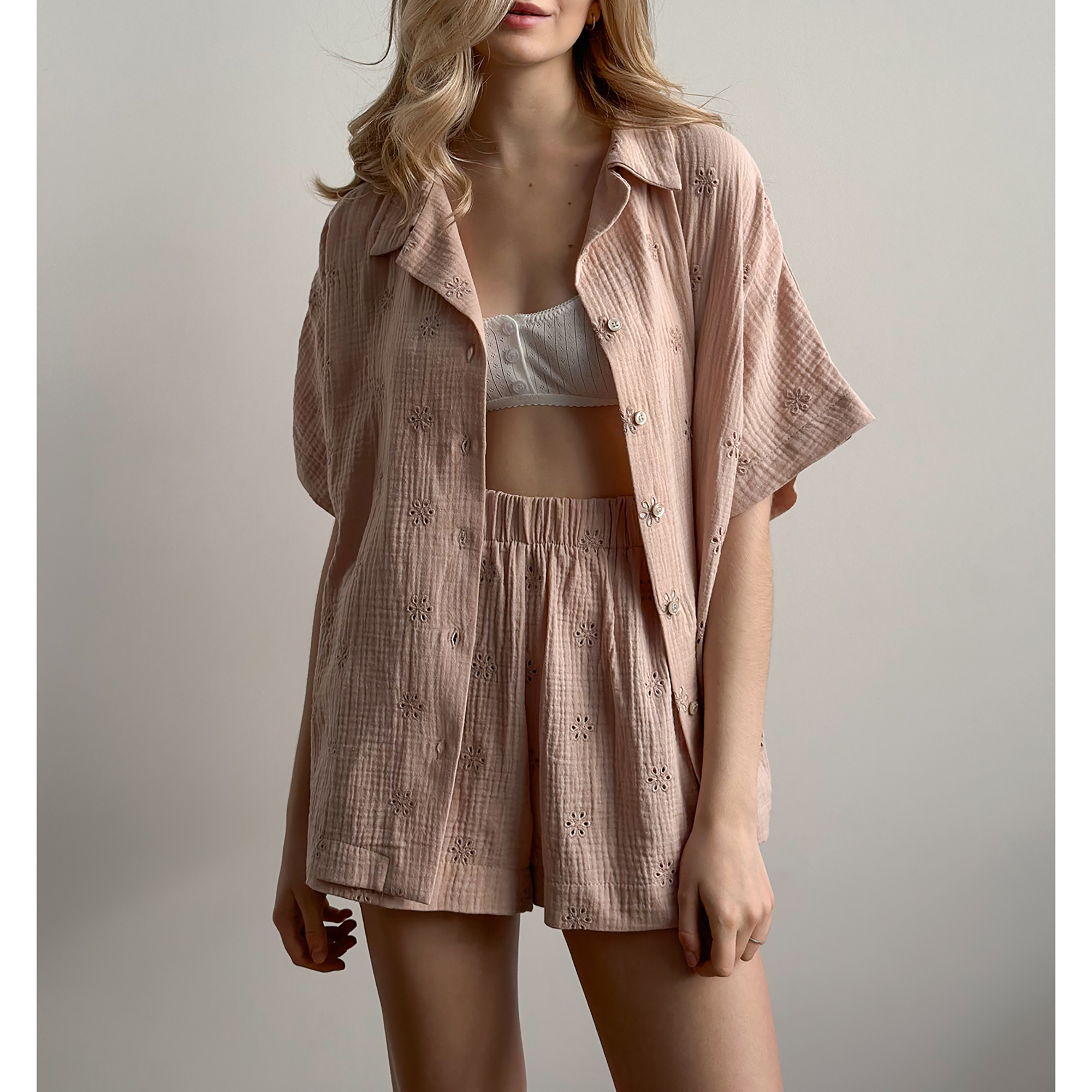 

Костюм жіночий Miso муслін прошва, сорочка та шорти, бежевий, розмір M (14303)