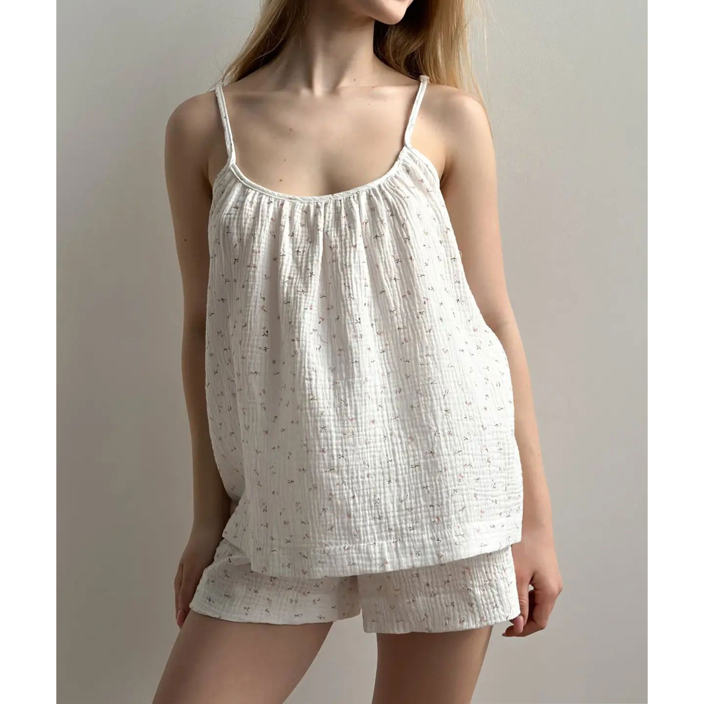 

Костюм жіночий Miso Муслін, майка та шорти, білий ромашка, розмір M (14851)