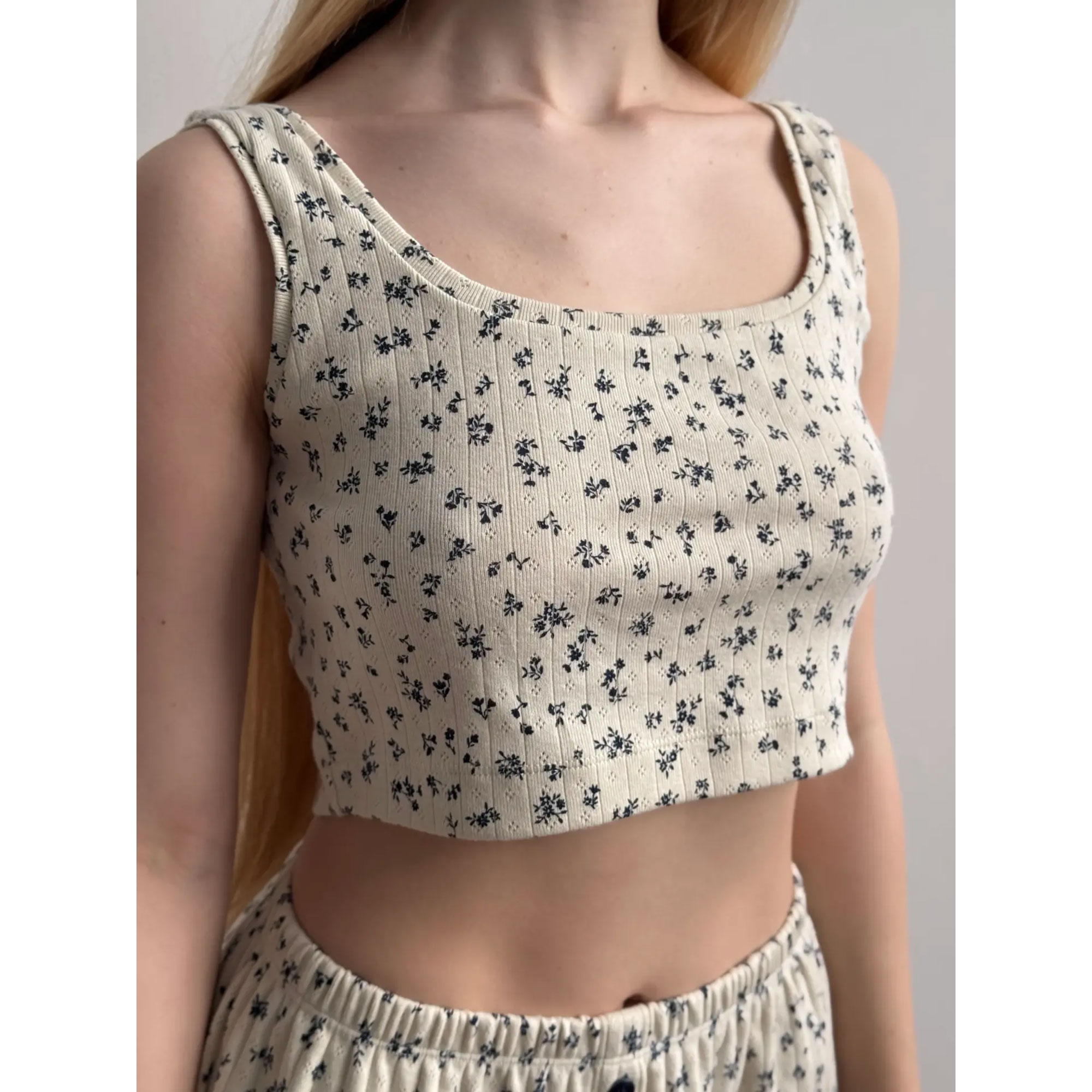 

Топ жіночий Miso Рібана, міні, молочний у синю квіточку, розмір S (15056)