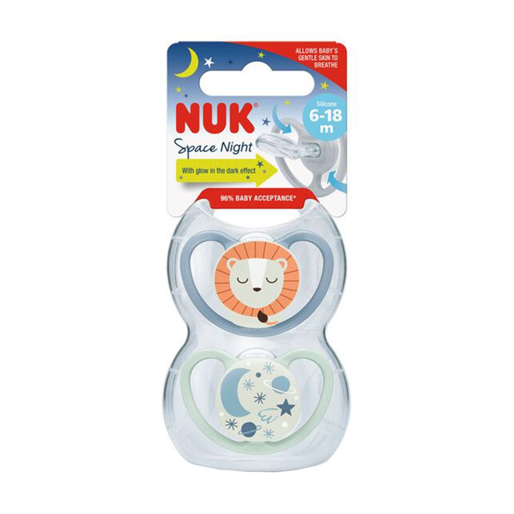 

Силіконова ортодонтична пустушка NUK Space Night від 6 місяців до 1.5 року, левеня/зіркове небо, 2 шт (3952640)