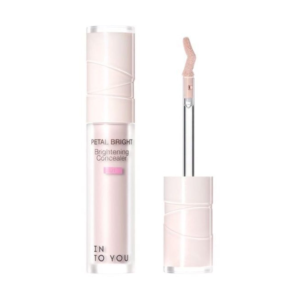 

Освітлювальний консилер для обличчя INTO YOU Brightening Concealer 01 Petal Bright, 4 г