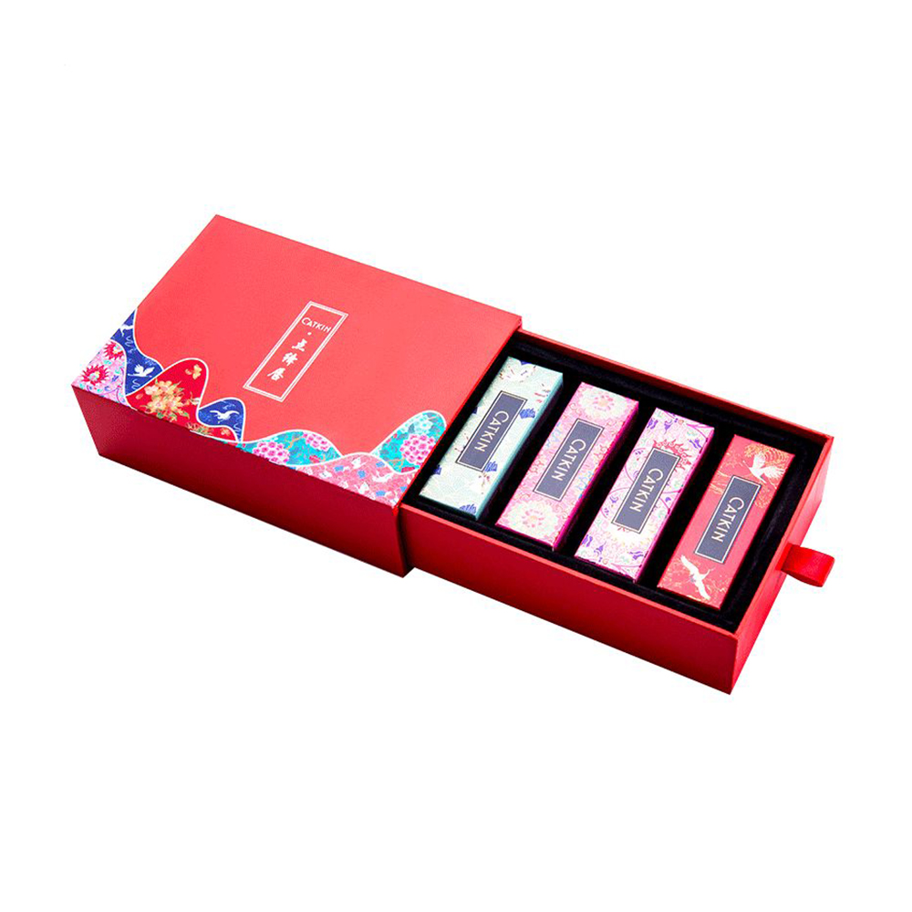 

Набір помад для губ Catkin Rouge Lipstick Gift Set (CR129, 3.2 г + CR130, 3.2 г + CO149, 3.2 г + CO131, 3.2 г)