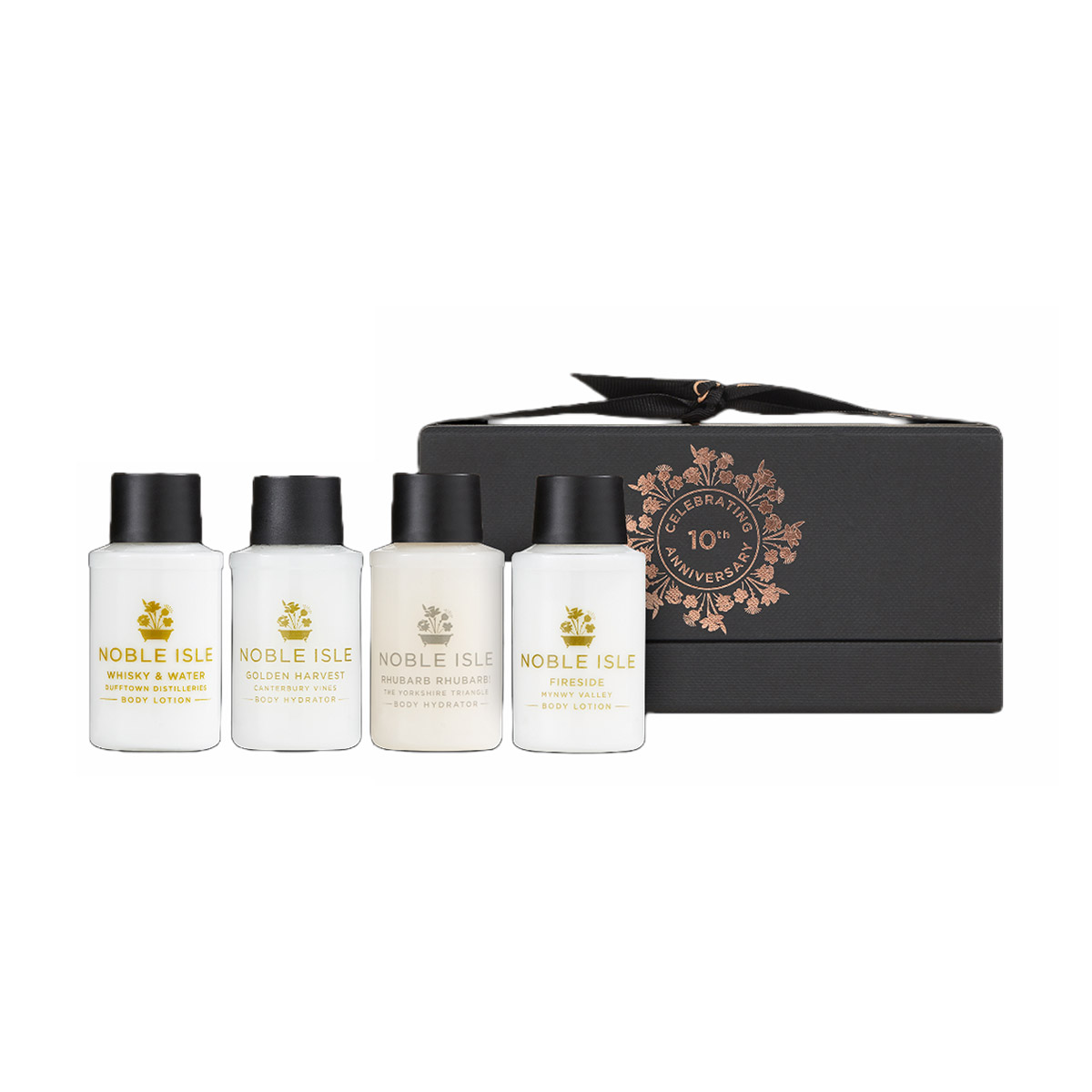 

Набір лосьйонів для тіла Noble Isle Fragrance Sampler Of Lotions (Whisky & Water, 30 мл + Fireside, 30 мл + Rhubarb Rhubarb!, 30 мл + Golden Harvest, 30 мл)