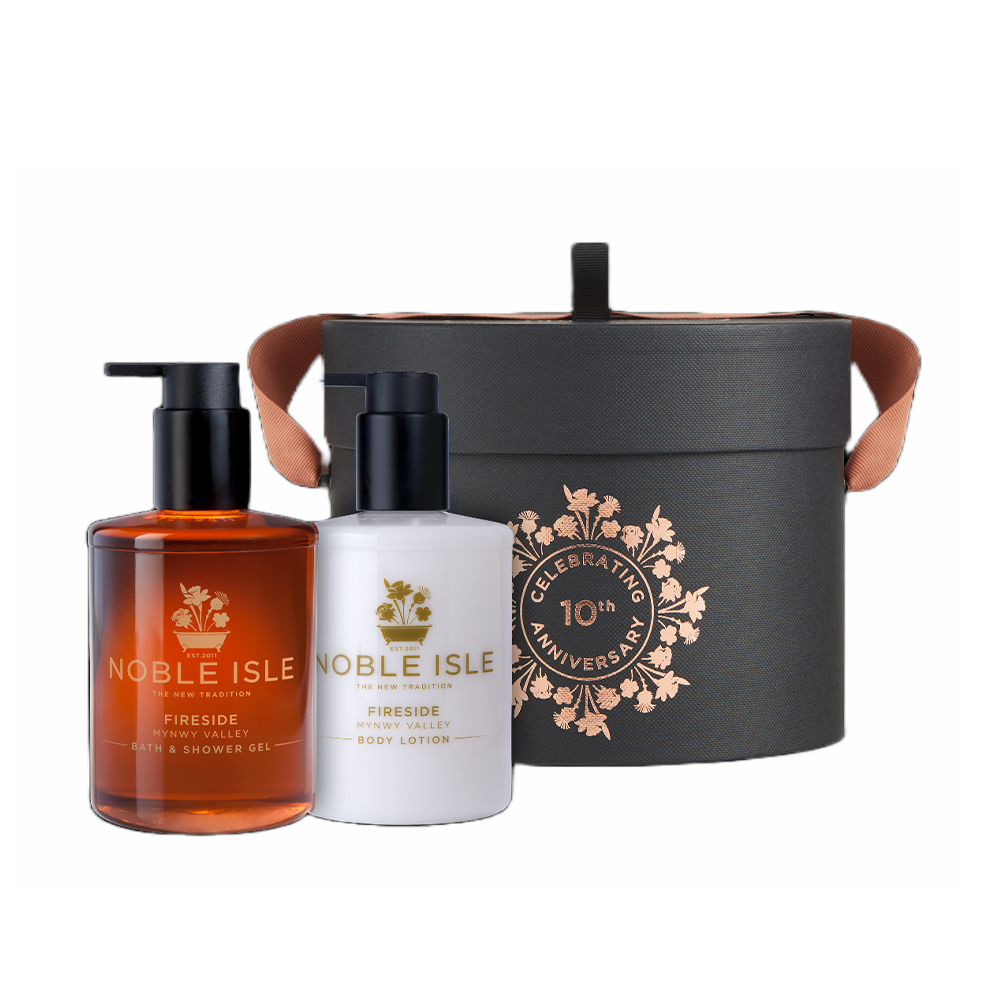 

Уцінка! Набір для тіла Noble Isle Fireside Duo Gift Set (гель для душу та ванни, 250 мл + лосьйон, 250 мл)